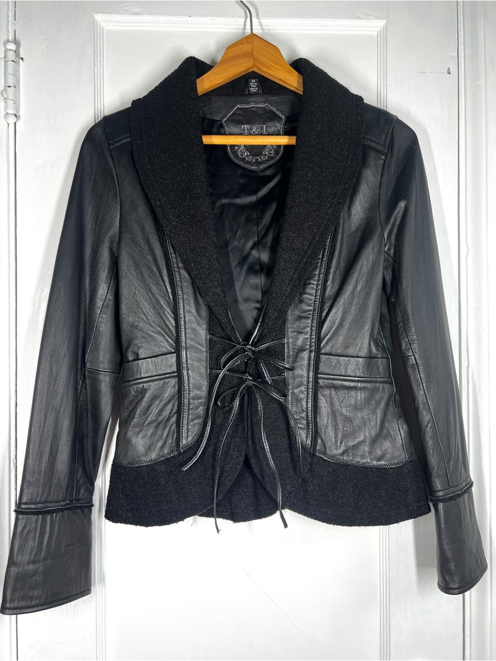 Vintage Tristan & Iseut Leather Wool Trim Tie Front Jacket V-Neck Black